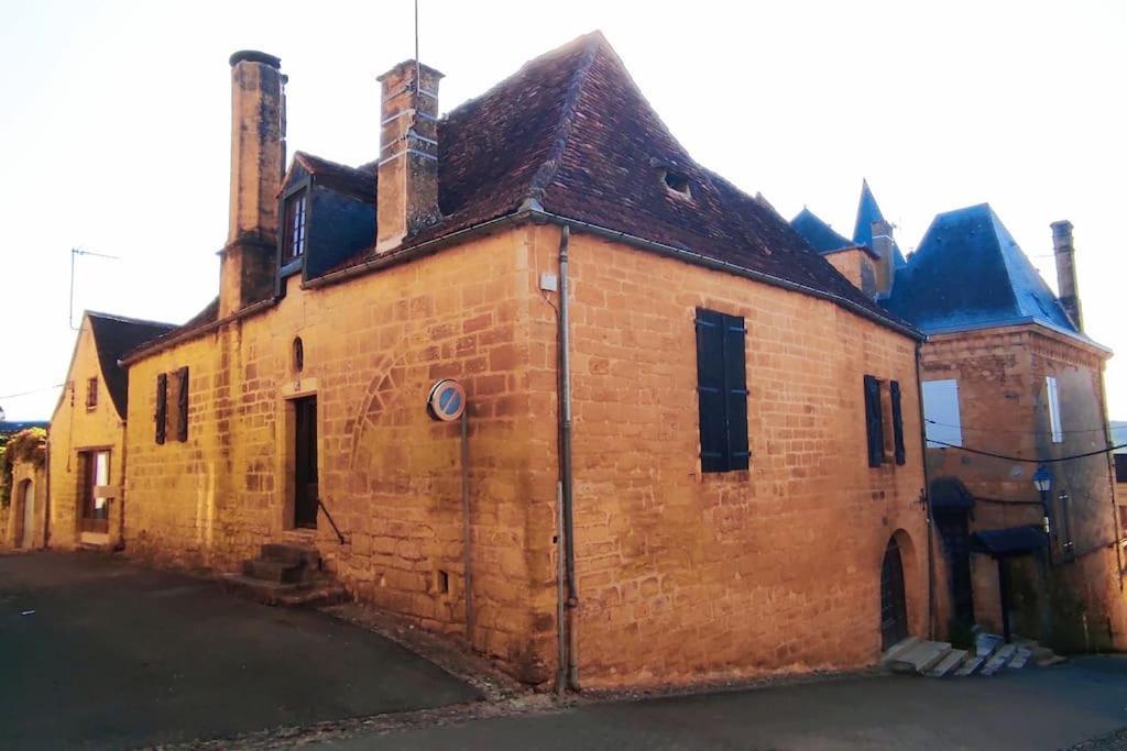 Demeure Du Xiiie-Xive S. Dans La Cite Medievale. 屈埃尔西地区古尔东 外观 照片